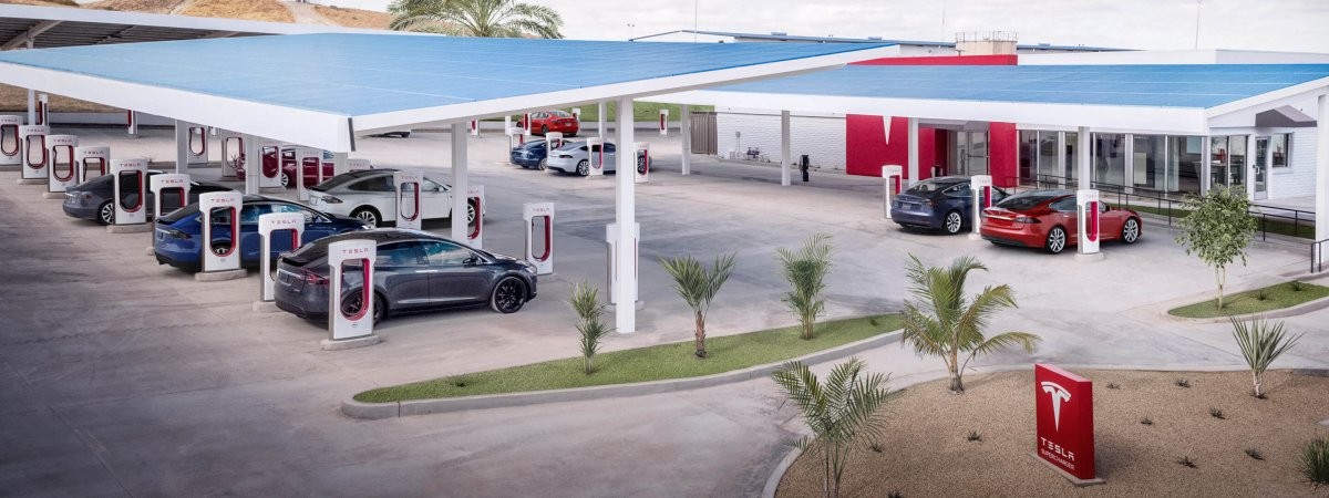 Tesla Supercharger stations at full capacity